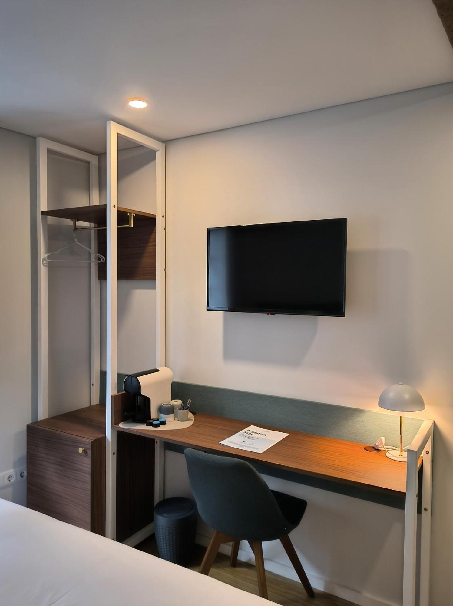 Domi Suites & Studios Guimaraes Luaran gambar