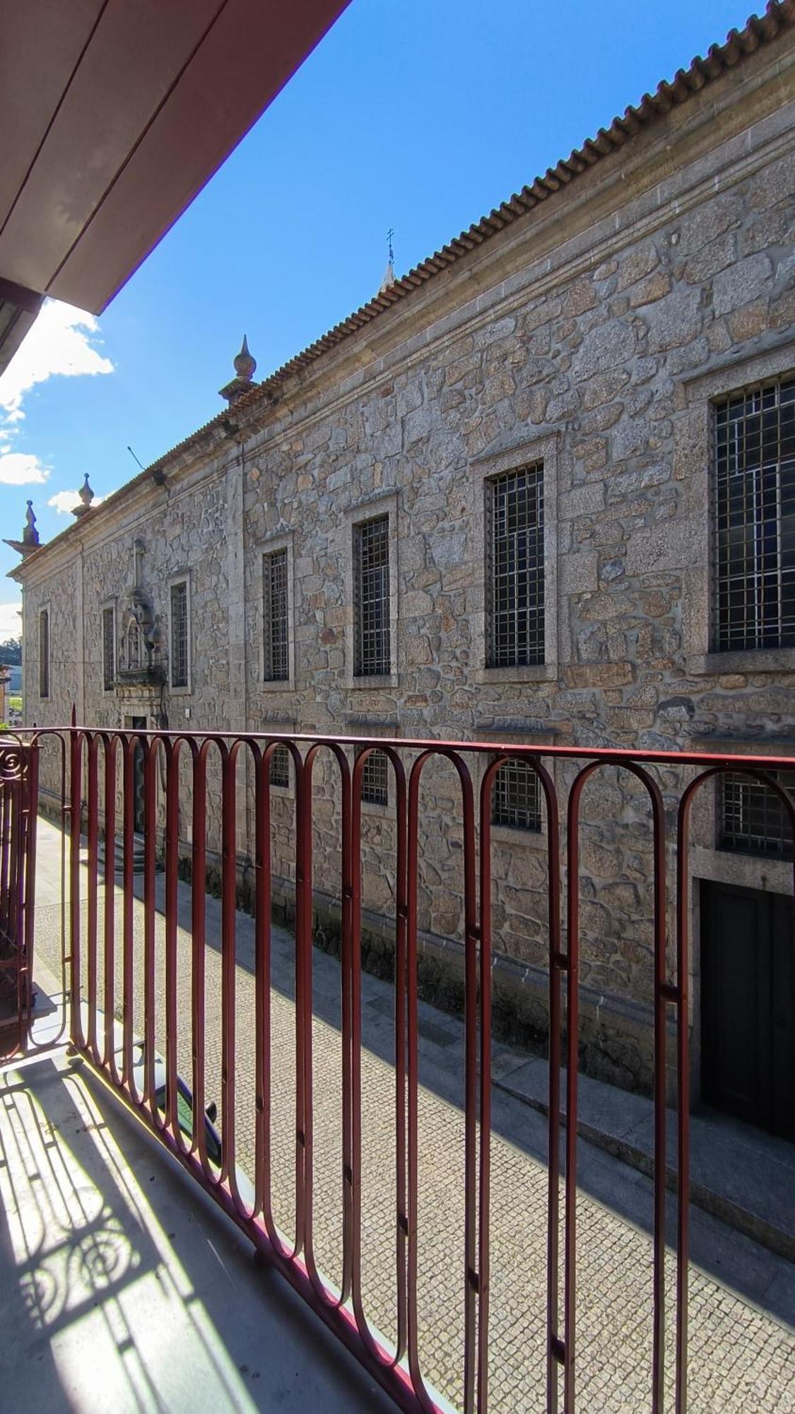 Domi Suites & Studios Guimaraes Luaran gambar